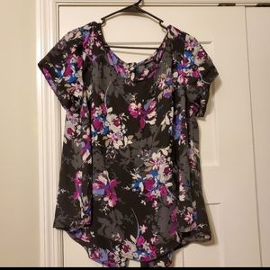 Floral button back torrid size 1 blouse